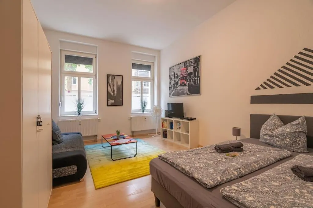 Zentrales Gemuetliches Apartment Mit Sky Bundesliga Lipsko