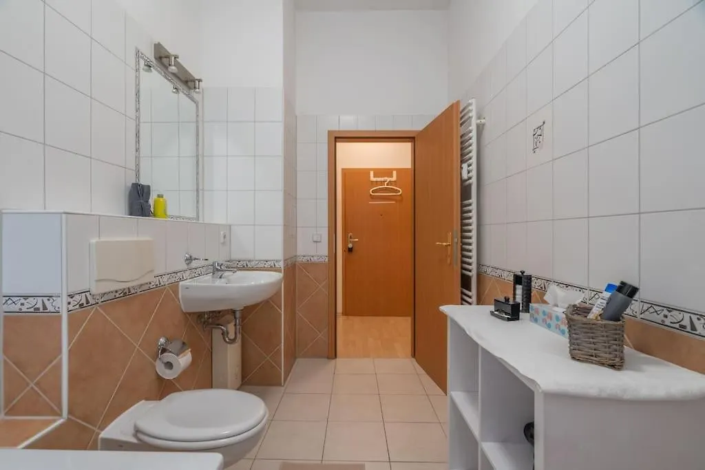 Zentrales Gemuetliches Apartment Mit Sky Bundesliga Leipzig