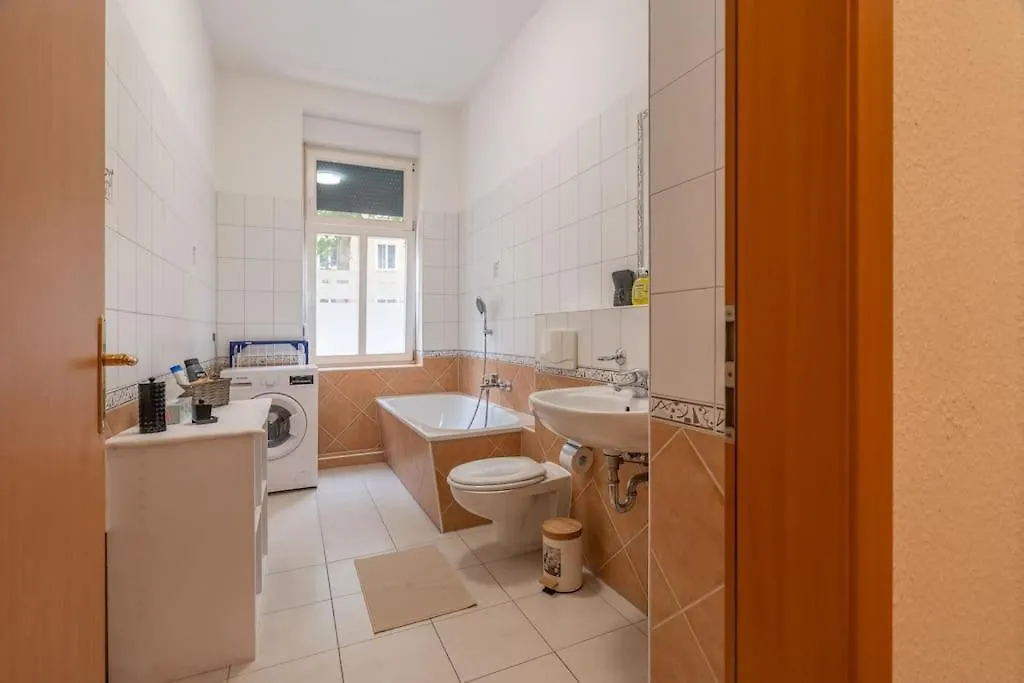 Zentrales Gemuetliches Apartment Mit Sky Bundesliga Lipsko